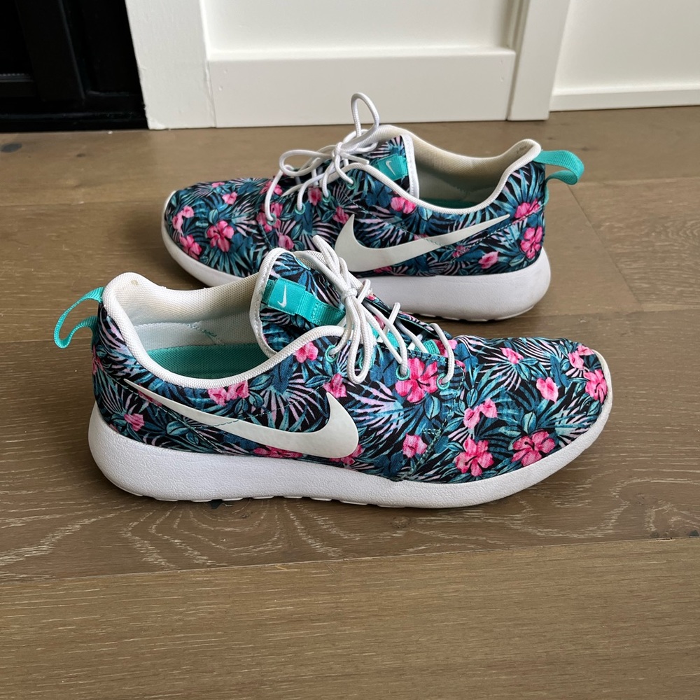 Nike Roshe One Floral Print Sneakers